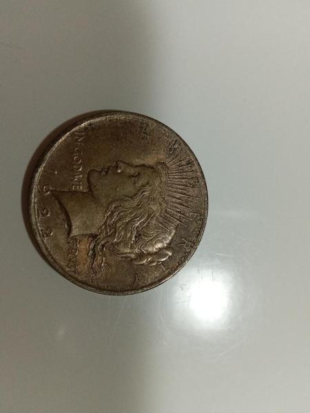 1922 dollar coin would like a price