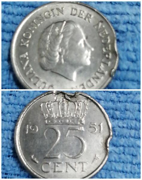 mint​ error, 25​ cent​ Juliana​ Nederlande​ 1951​ coin.