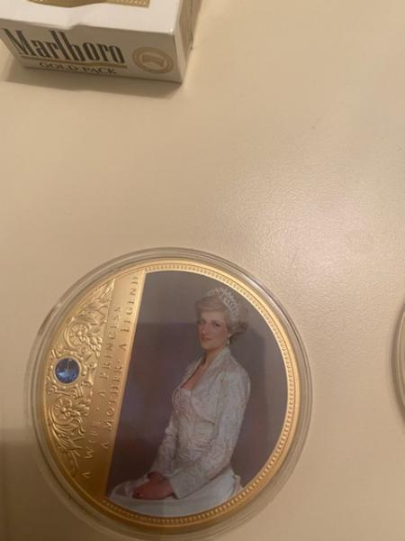 Gold coin