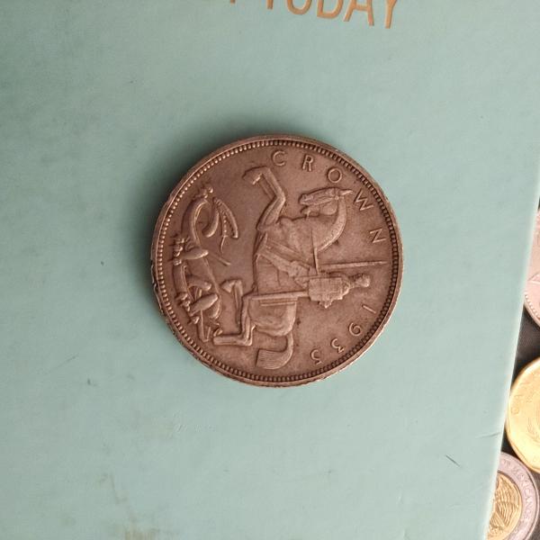 Crown 1935 coin.