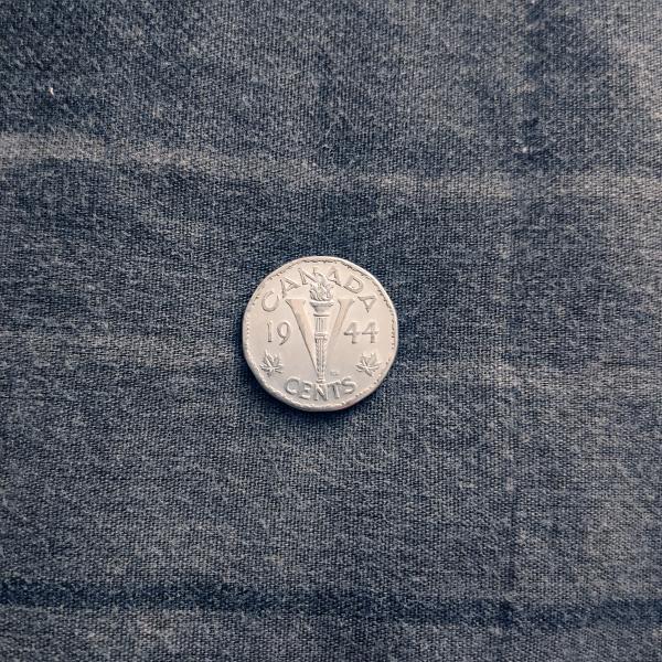 Canada 1944. In mint condition. Back of coin&hellip;