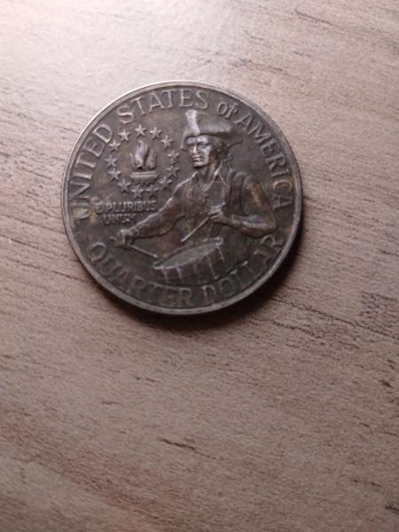 A black n silver 1976 Bicentennial no mint
