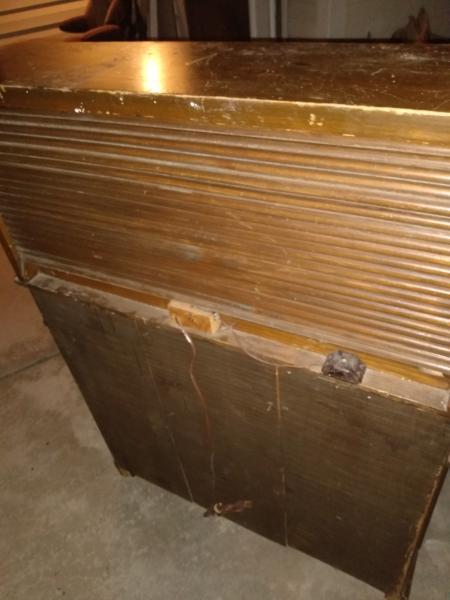 Good condition, no special markings. All intact