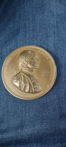Medal/coin. Pls enlighten me