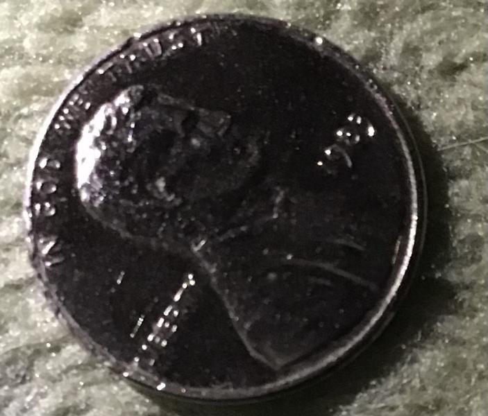Weighs 2.5/2.6 gr