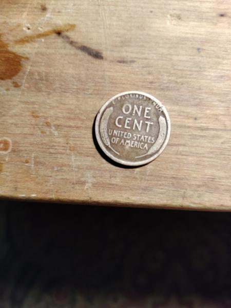 1919 S wheat penny,red in color and has&hellip;