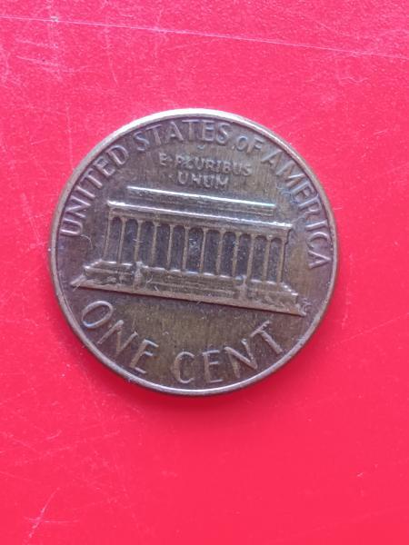 1982 small D copper/alloy Lincoln Memorial Penny Weighs 3.11 grams