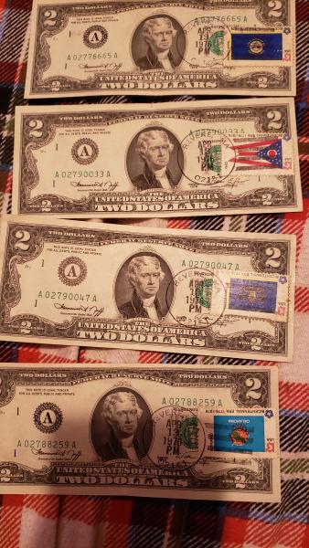 1976 4 set of $2 bills with stamp