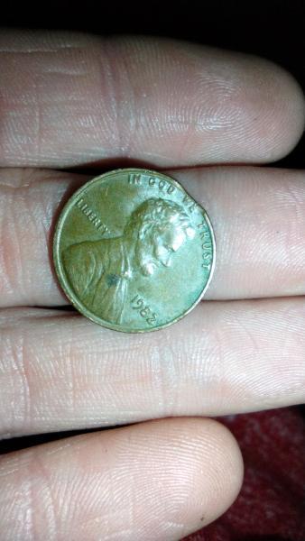 1982 penny .. odd shaped top of penny