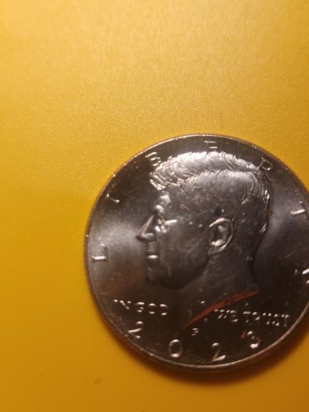 Uncirculated eye crack