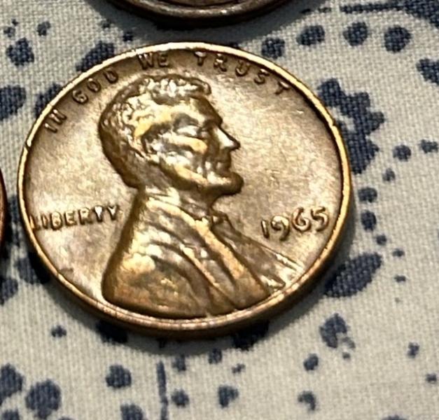 Various US coins and bills