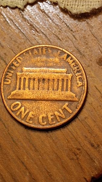 This coin has errors on it. Can you tell more&hellip;