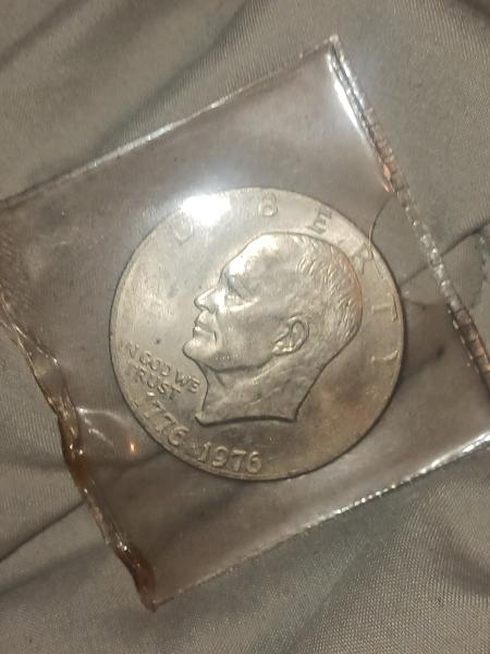 Bicentennial half dollar no mint mark Eisenhower on the front