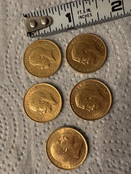 Hello. I believe these are gold sovereigns, dated from 1909-1913.&hellip;